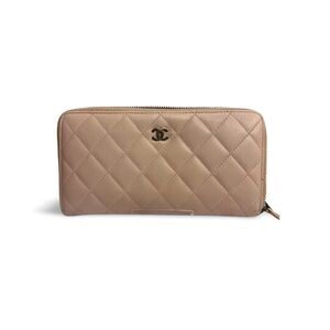 Chanel Pink Taupe Quilted Zip Around Wallet Lambskin COA Authenticated & Dusty